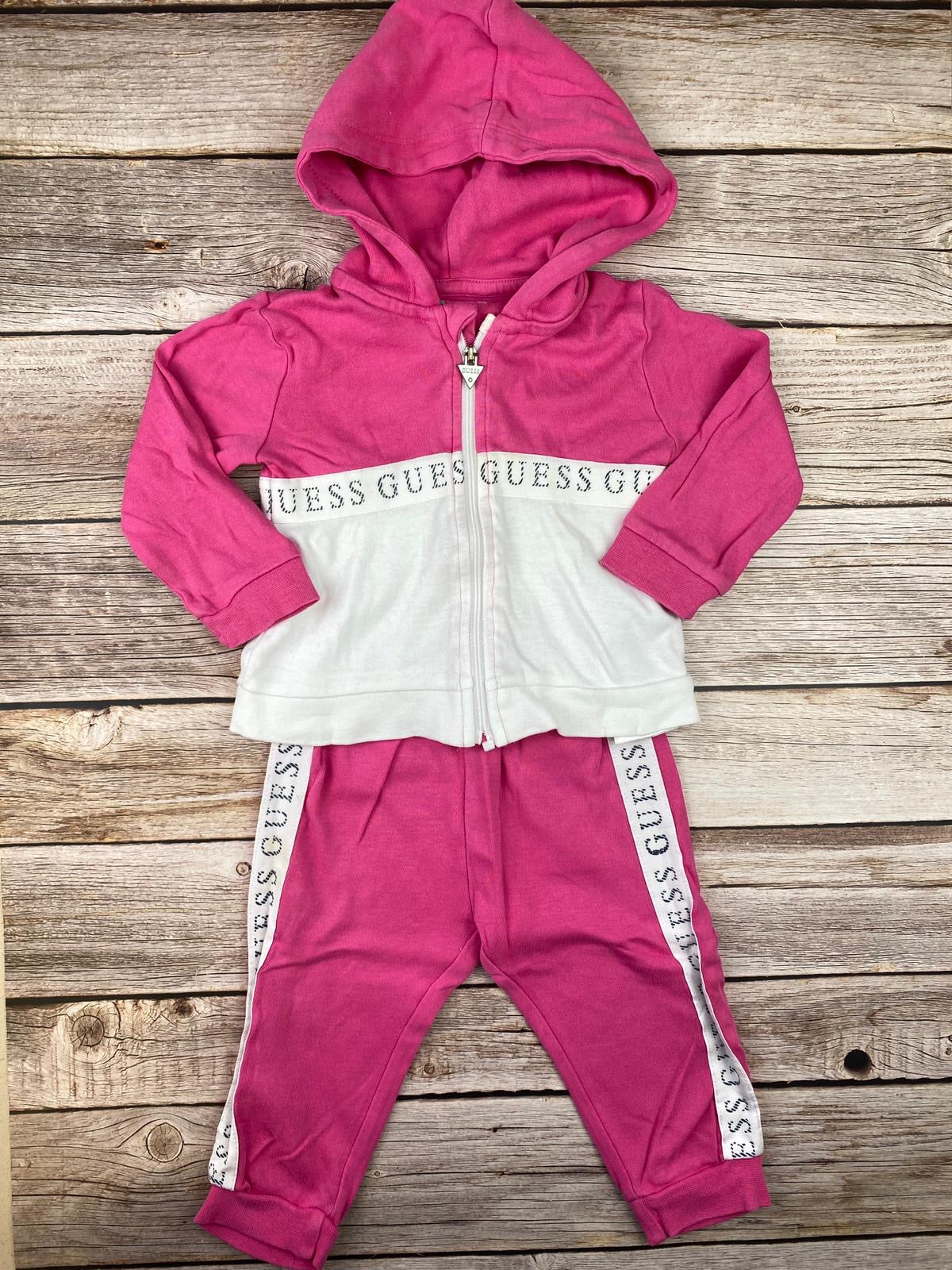 Completo pantalone e felpa con cappuccio