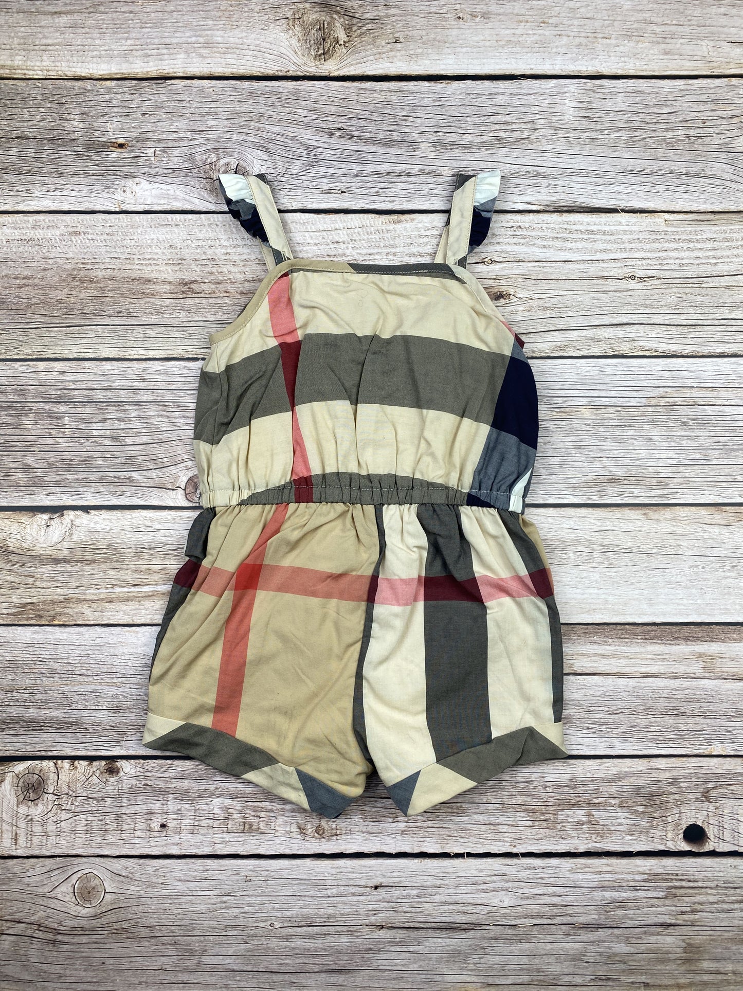 Tuta intera con spalline e pantaloncino