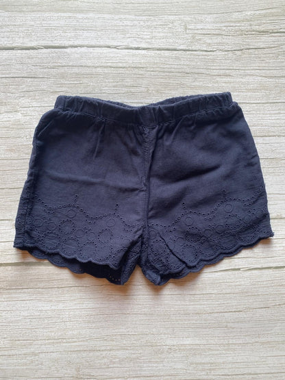 Shorts blu scuro con ricamo sangallo