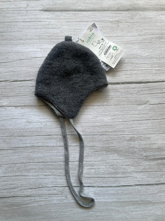 Cappello neonato in lana con laccetti