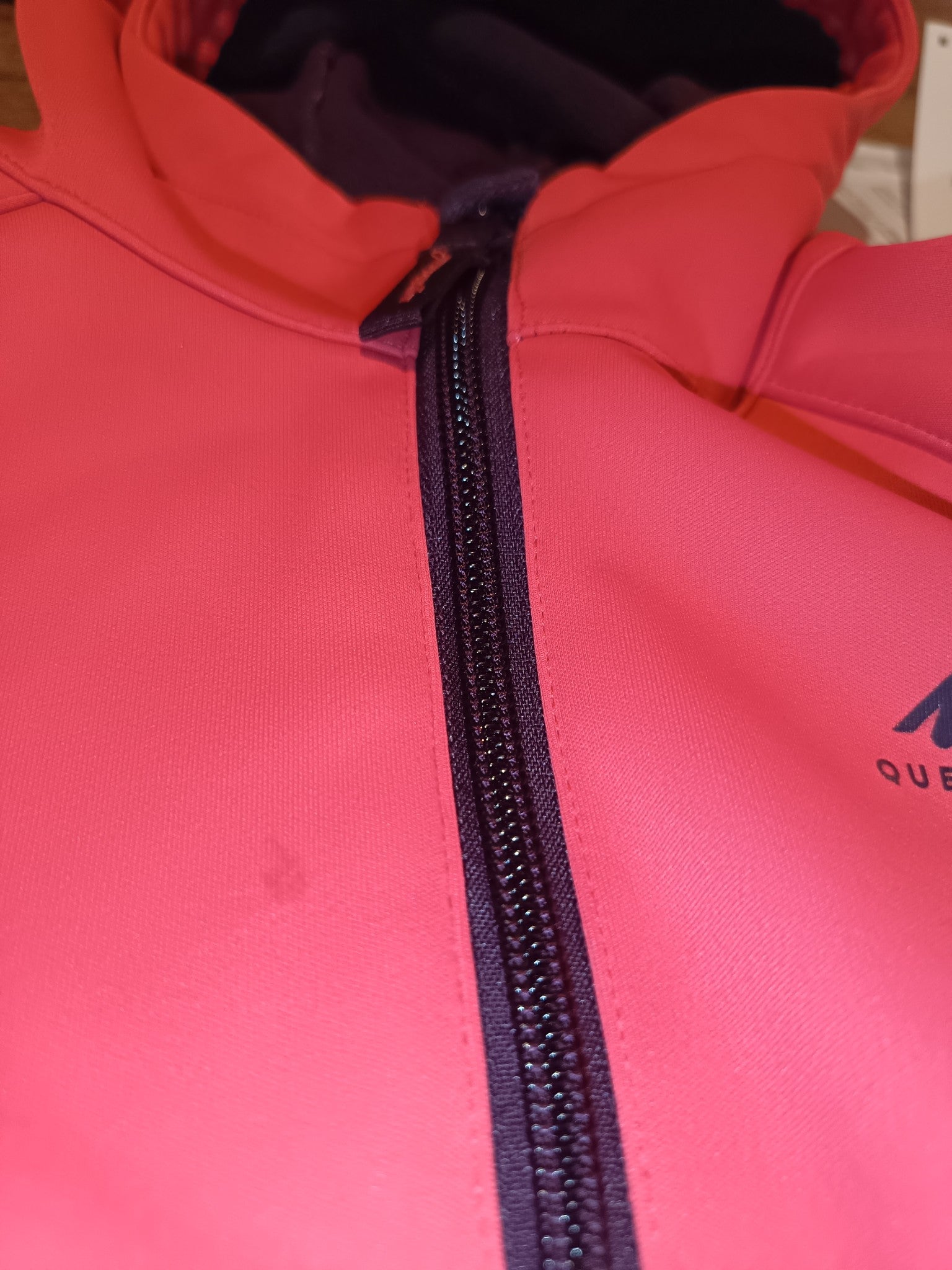Giacca con cappuccio rosa fucsia