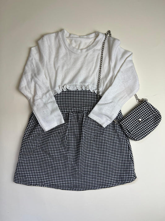 Vestito con Gonna a Quadretti e Borsa Coordinata