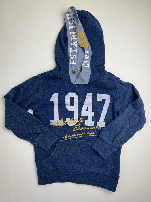 Felpa con cappuccio blu scuro con stampa "1947"