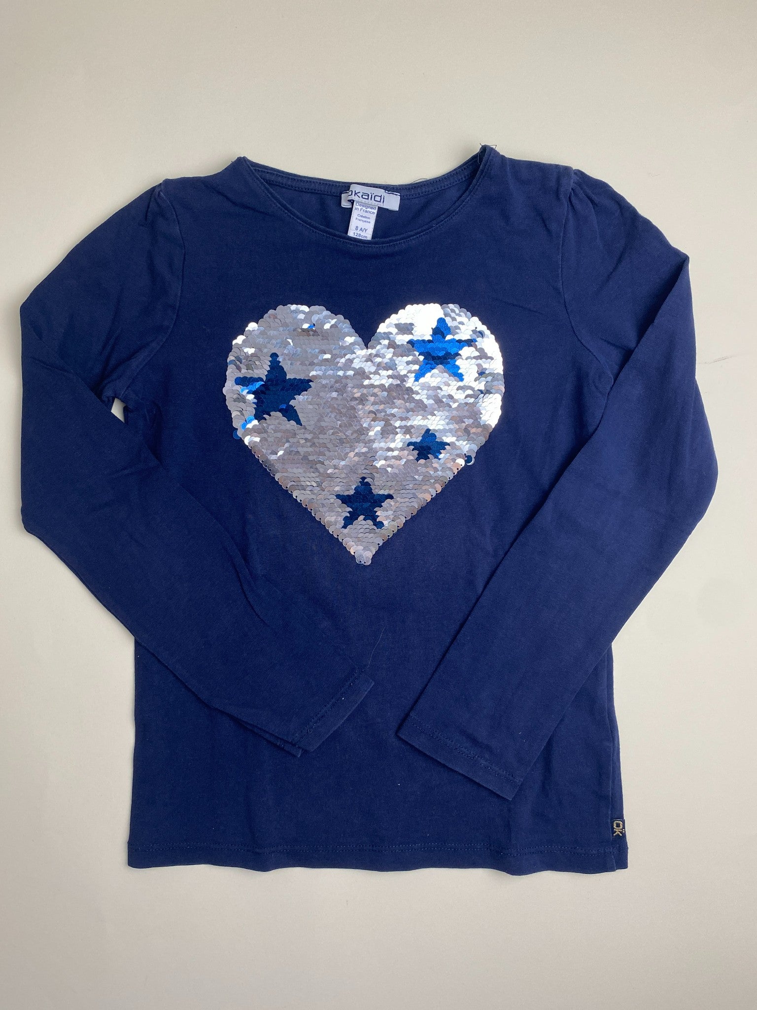 Maglietta a maniche lunghe  con cuore di paillettes
