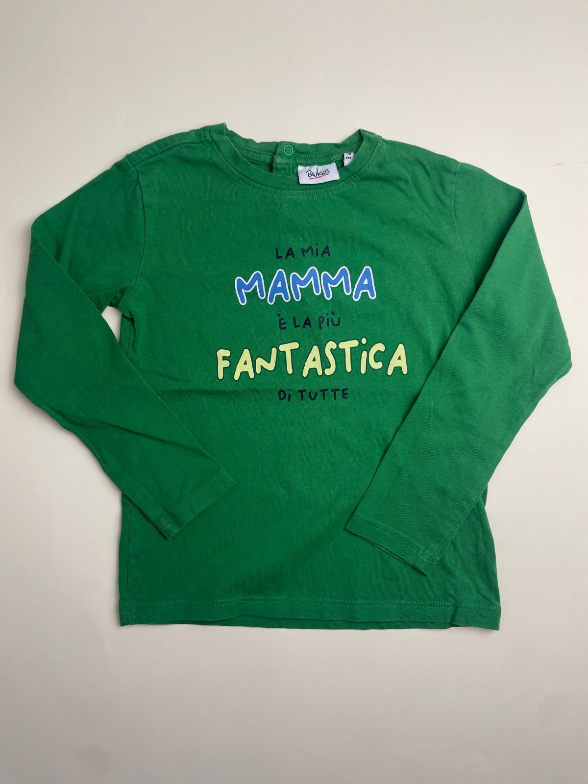 Maglietta verde a maniche lunghe 