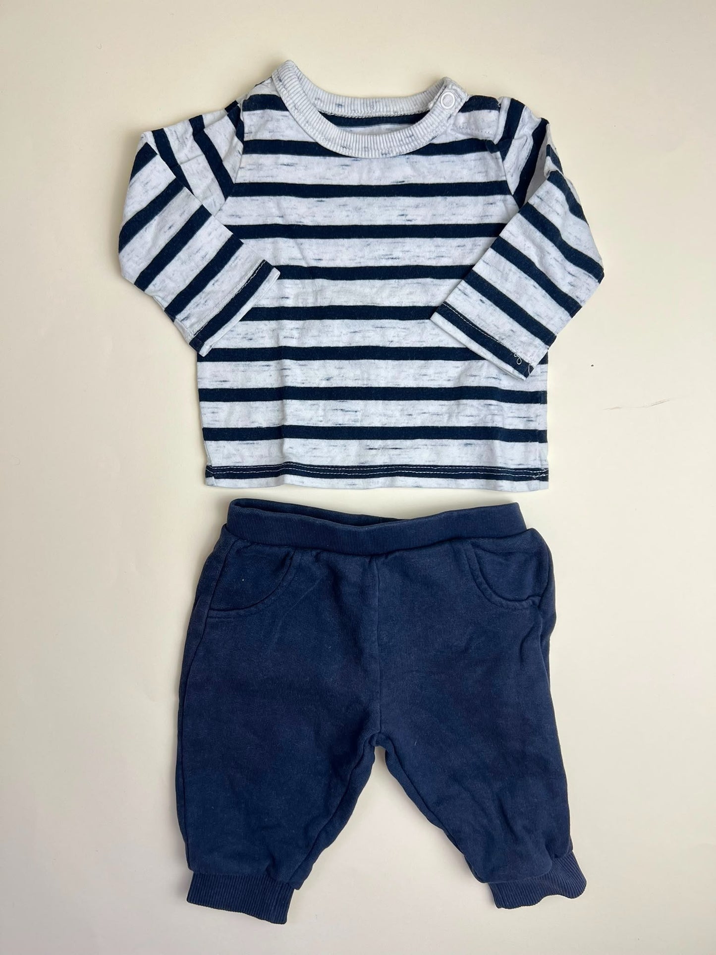 Completo Neonato Maglia a Righe e Pantaloni Blu