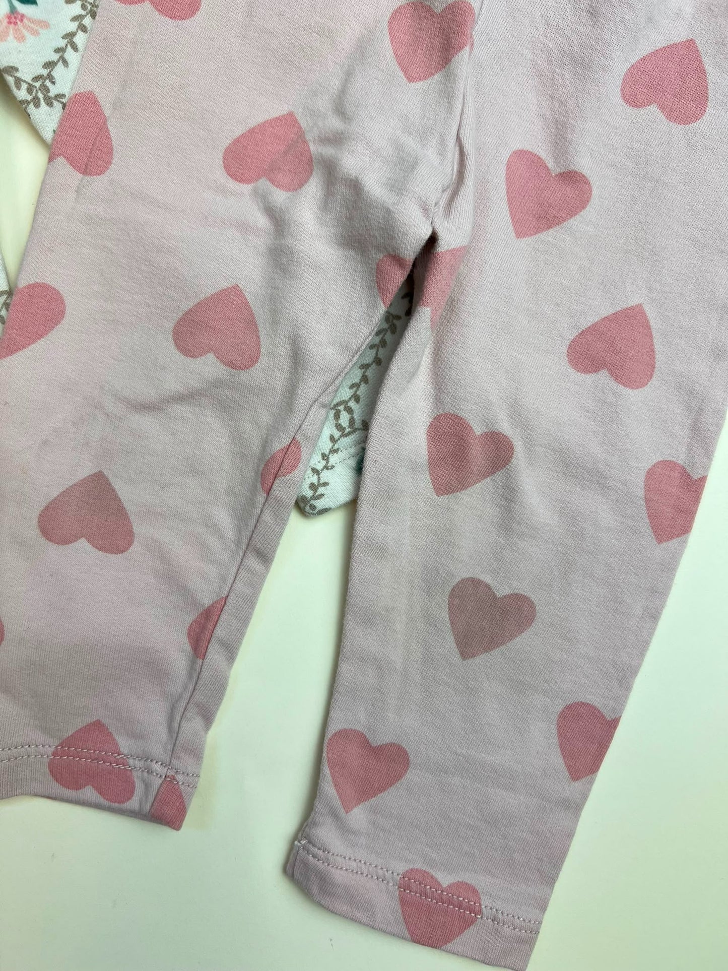 Set 2 Leggings per Neonata con Fantasie Floreali e Cuori