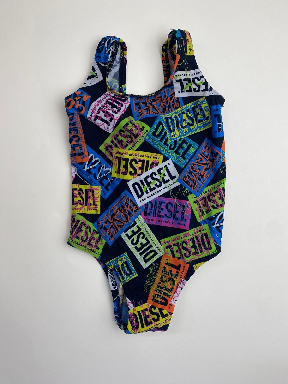 Costume intero per bambina con stampa logo multicolore