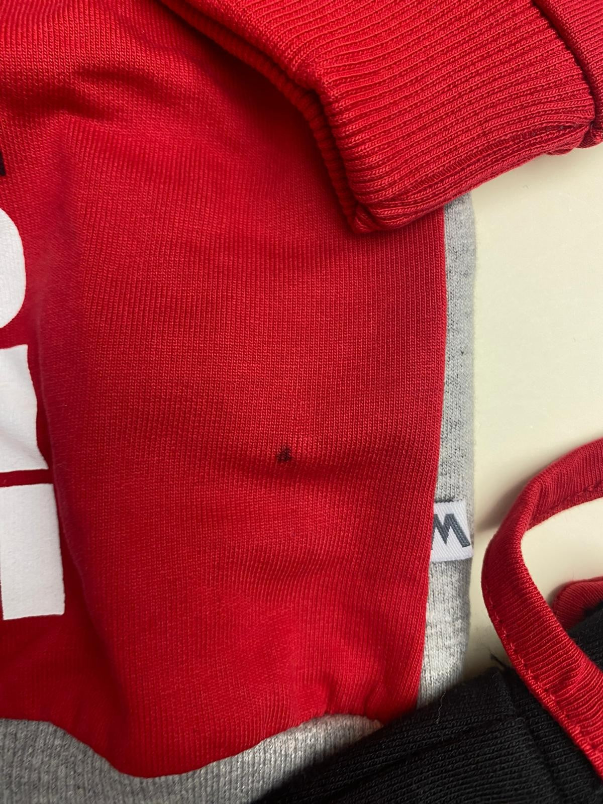 Tuta sportiva con felpa e pantaloni - difetto