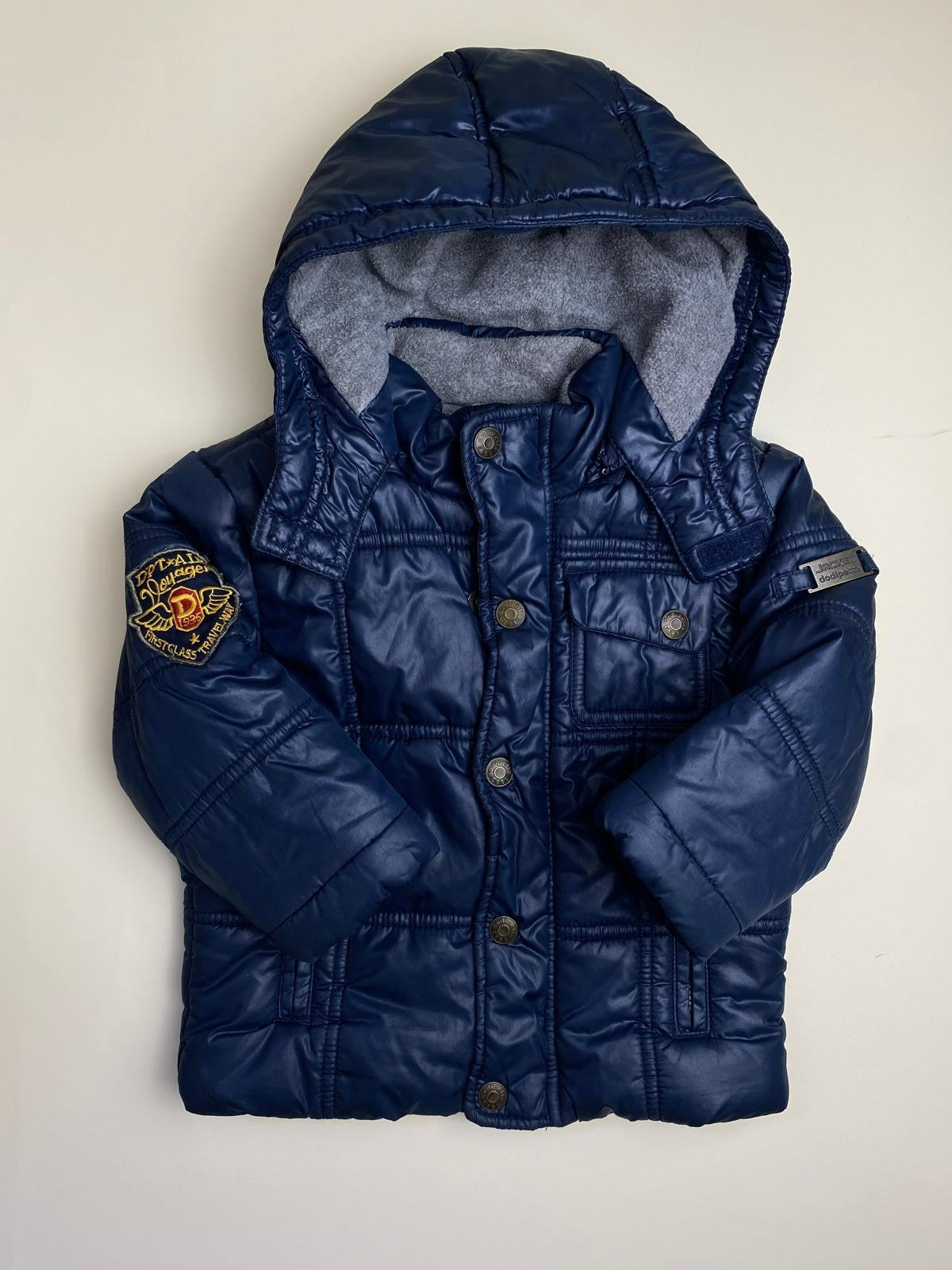 Giacca piumino imbottito blu con cappuccio per bambino