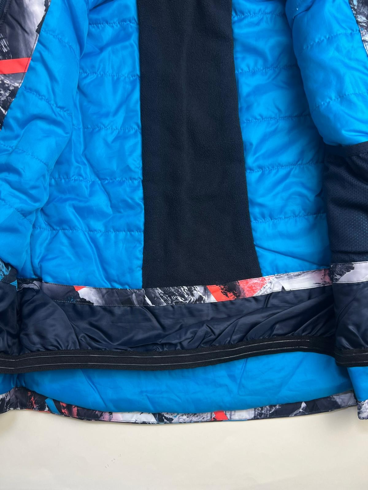 Giacca da sci CMP  con cappuccio e fantasia geometrica -piccole macchie lavabili