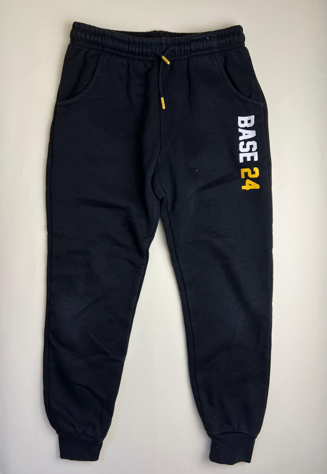 Pantaloni Tuta Neri con Stampa BASE 24