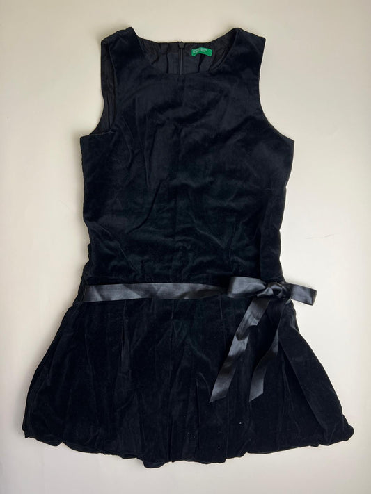 Vestito nero in velluto con fiocco in raso