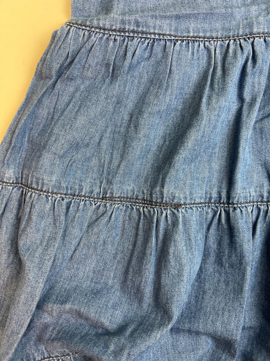 Vestito in denim a balze con maniche corte