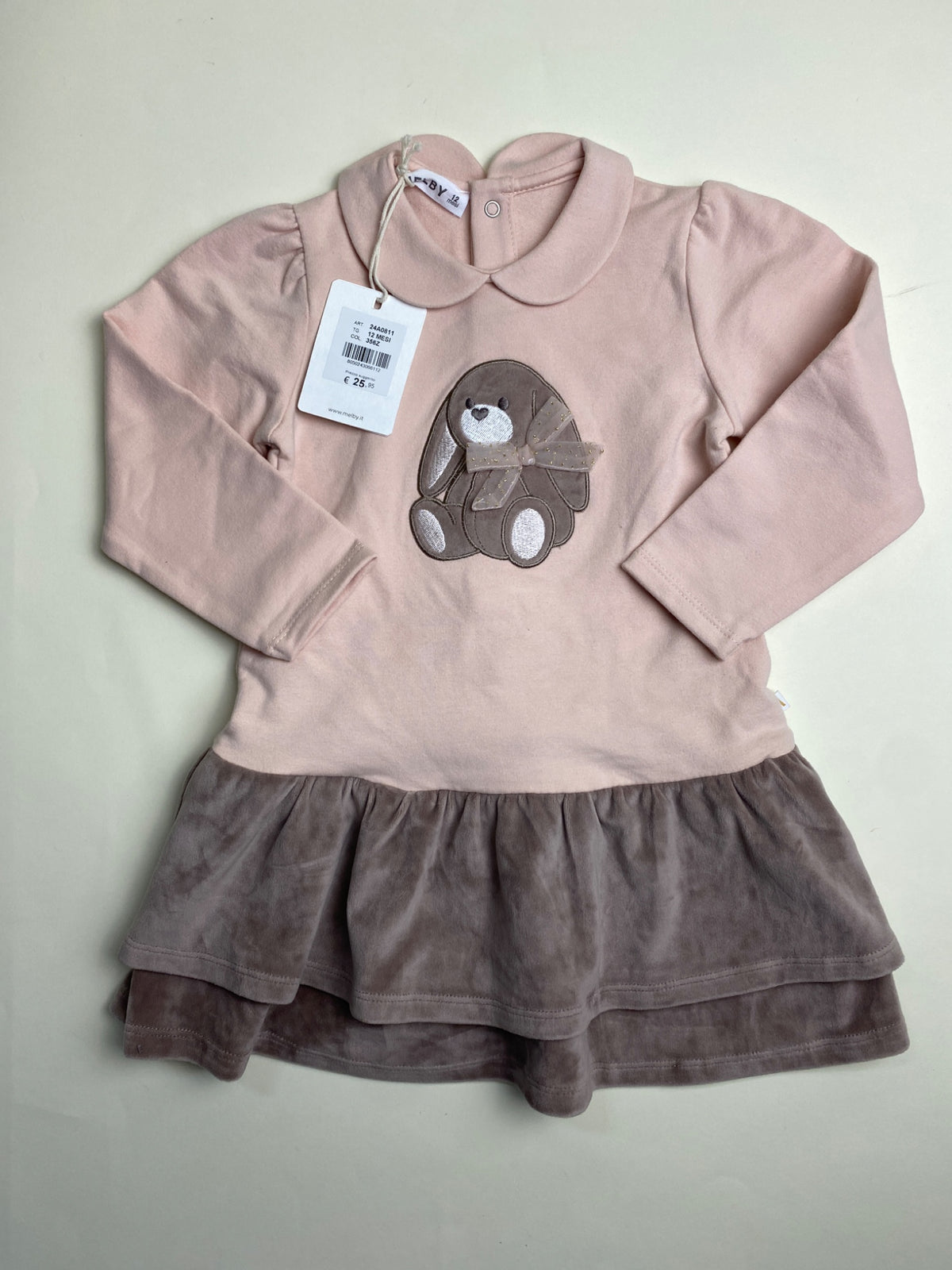 Vestito con coniglio e gonna in velluto