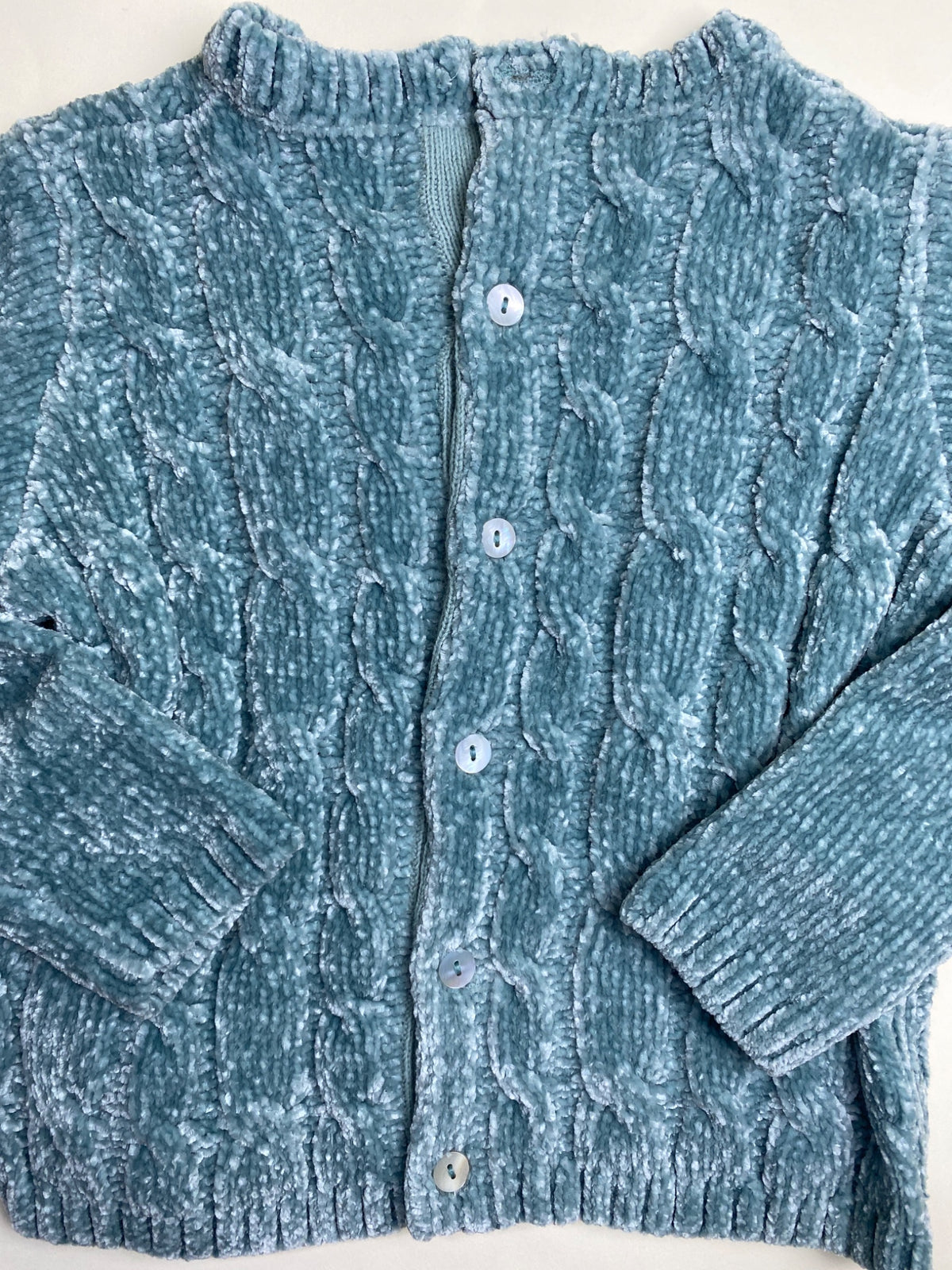 Maglione bambina in ciniglia con motivo a trecce - manca un bottone