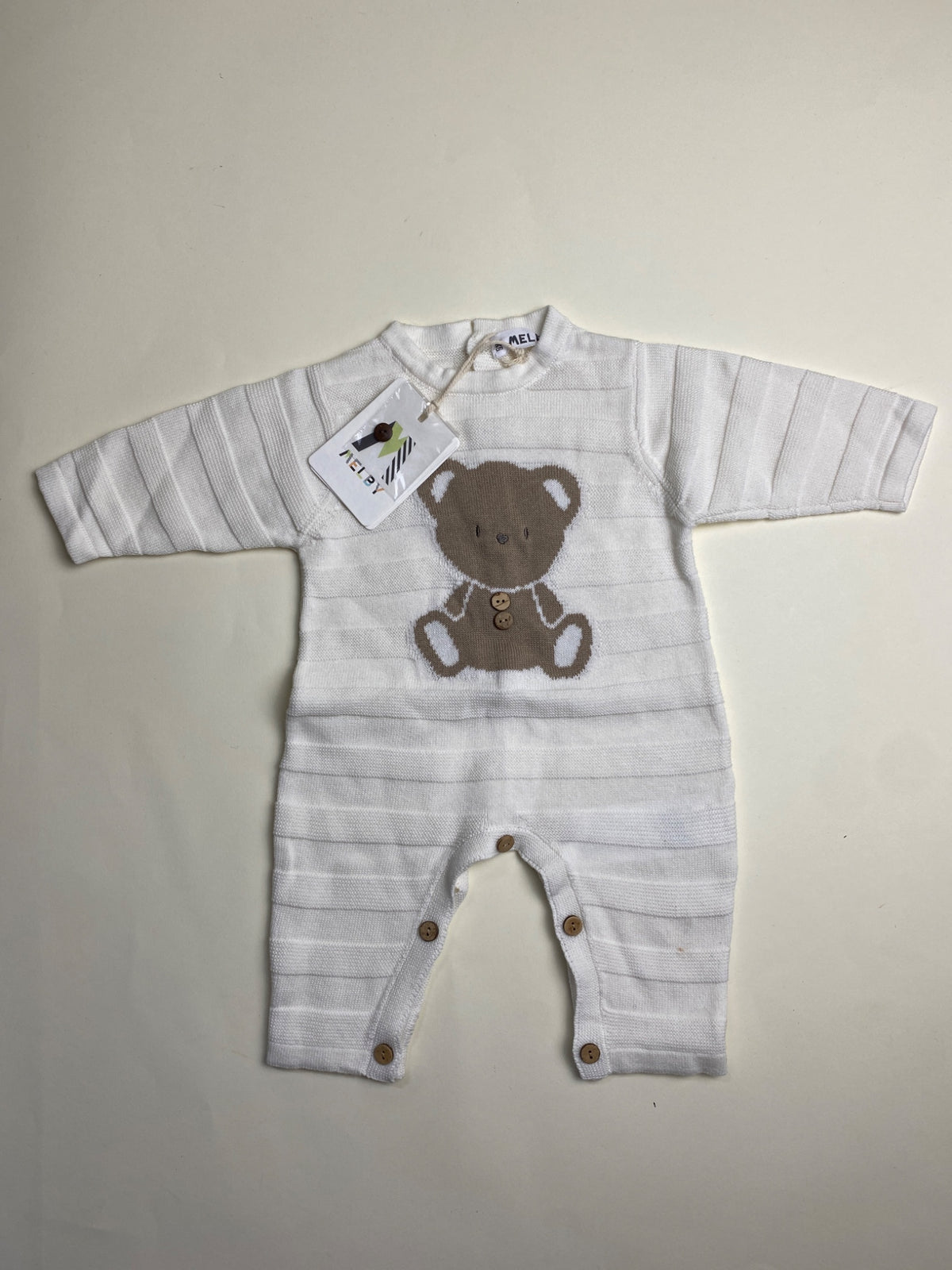 Tutina neonato in maglia con orsetto - piccolissima macchia su gamba 