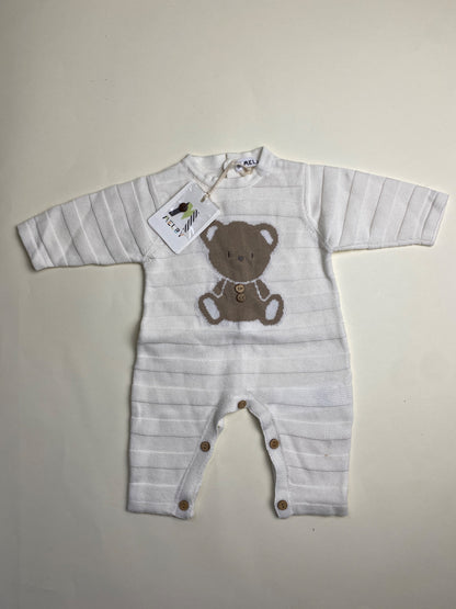 Tutina neonato in maglia con orsetto - piccolissima macchia su gamba 