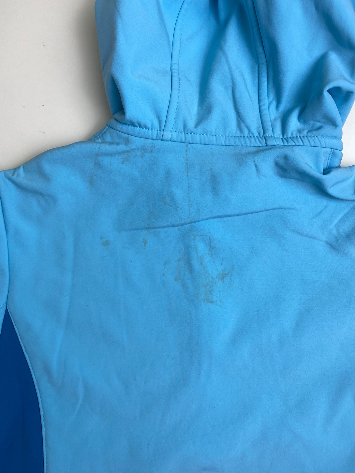 Giacca Softshell CMP con Cappuccio Azzurra - macchia lavabile su schiena 