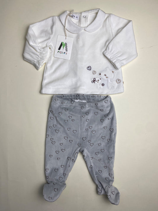 Completo Neonato Melby Maglia e Pantaloni con Piedini - piccolissima macchia