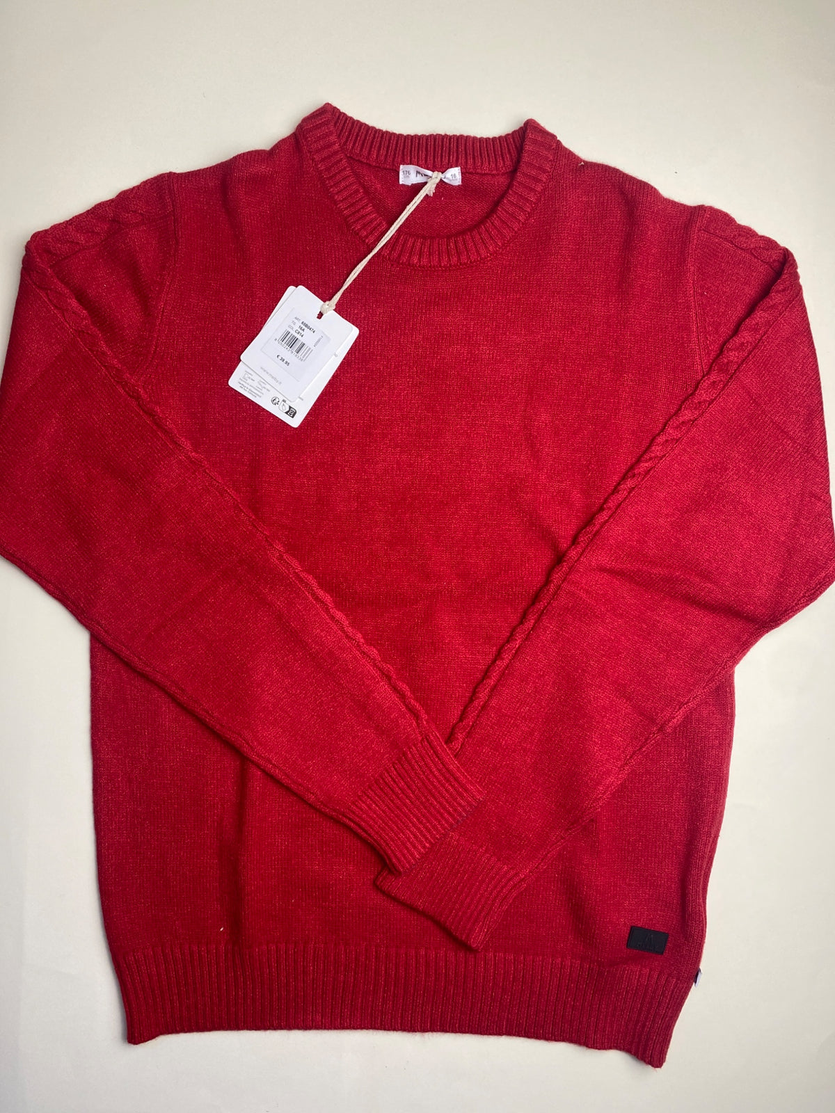 Maglione Rosso Girocollo con Dettagli Intrecciati
