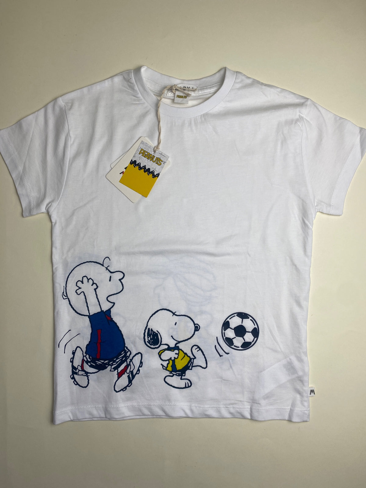 T-shirt Peanuts Snoopy e Charlie Brown Calcio Bianca - piccola macchia su collo