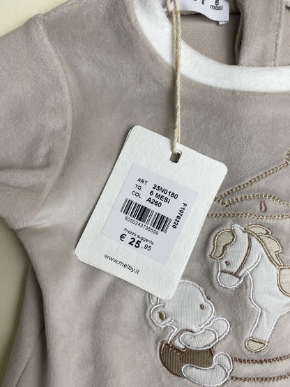 Tutina neonato in ciniglia con ricamo carosello