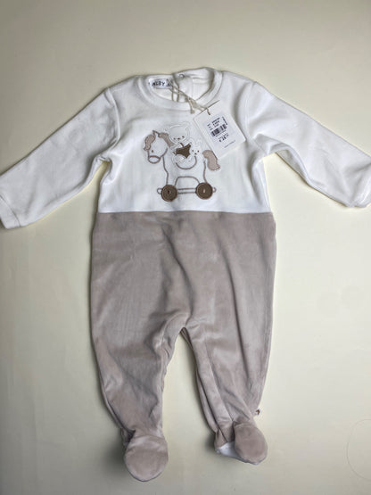 Tutina neonato Melby- piccole macchie su manica (lavabili)