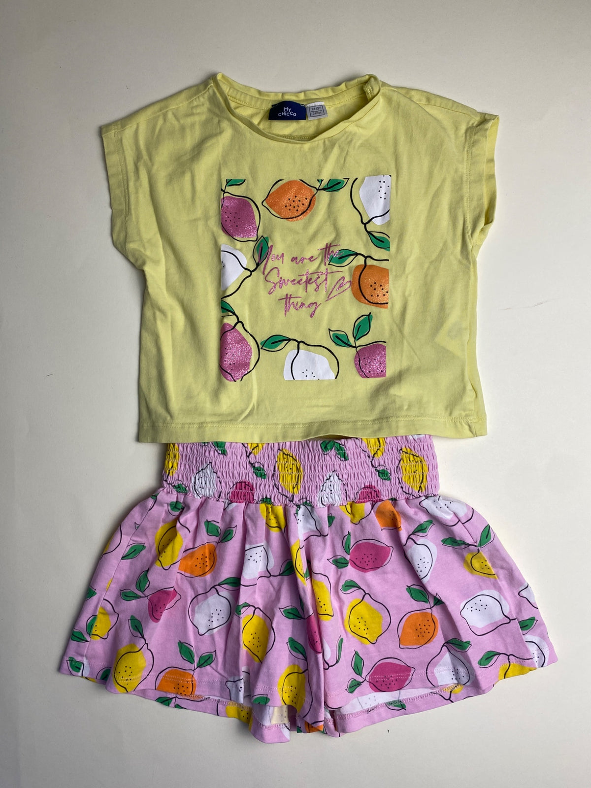 Completo Estivo Bambina T-shirt e Shorts con Stampa Limoni