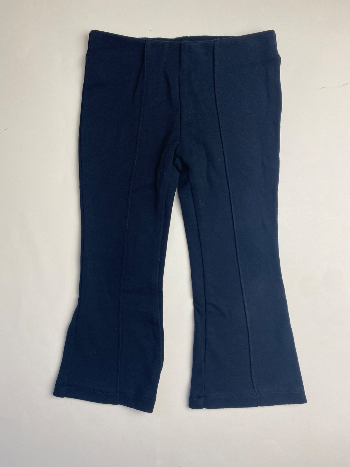 Pantaloni a zampa con cuciture frontali
