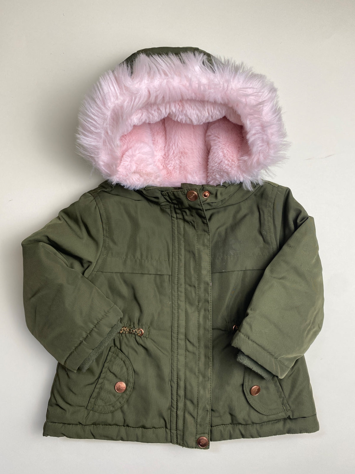 Parka Bambina Verde Militare con Cappuccio Pelliccia Rosa - macchia lavabile sul davanti 