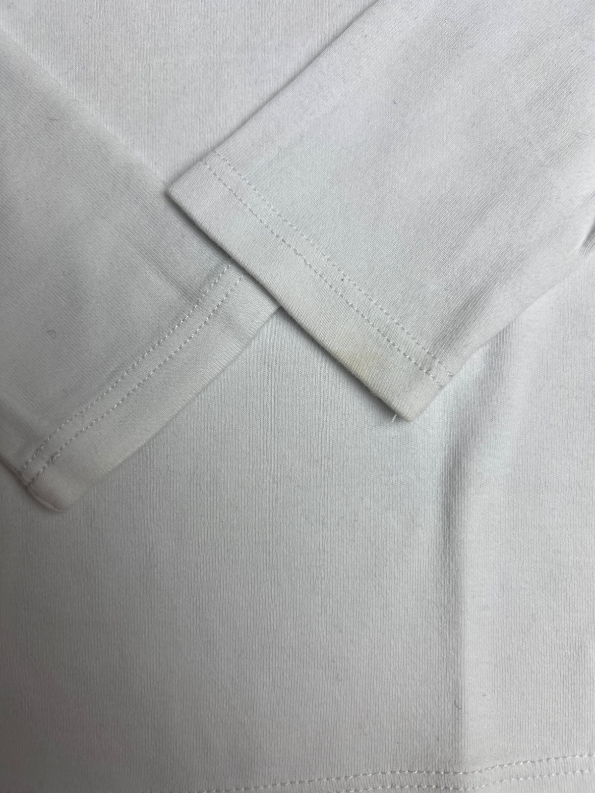 T-shirt a maniche lunghe con collo alto