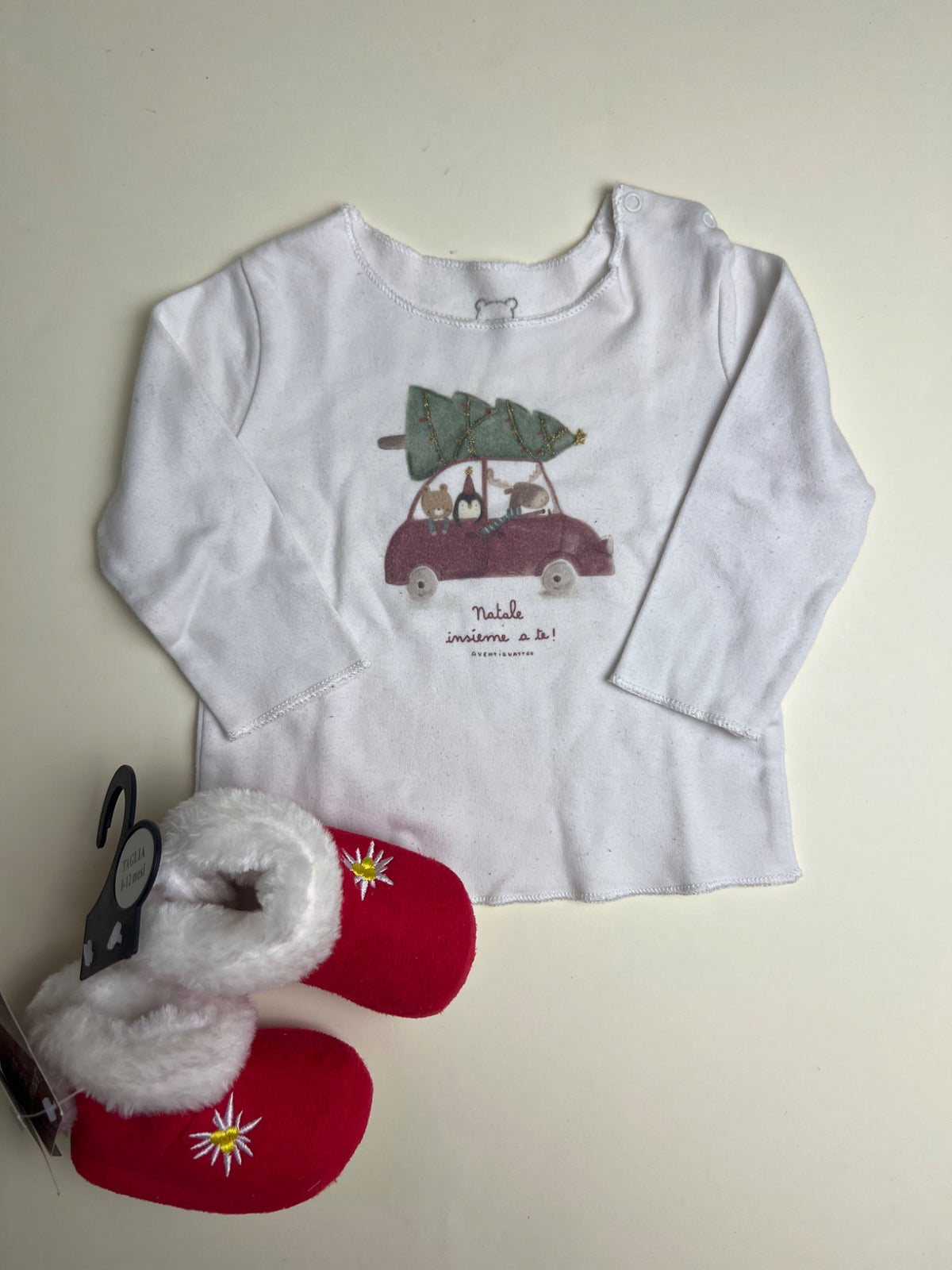 Set Natalizio Neonato: Maglietta Maniche Lunghe e Scarpine Rosse